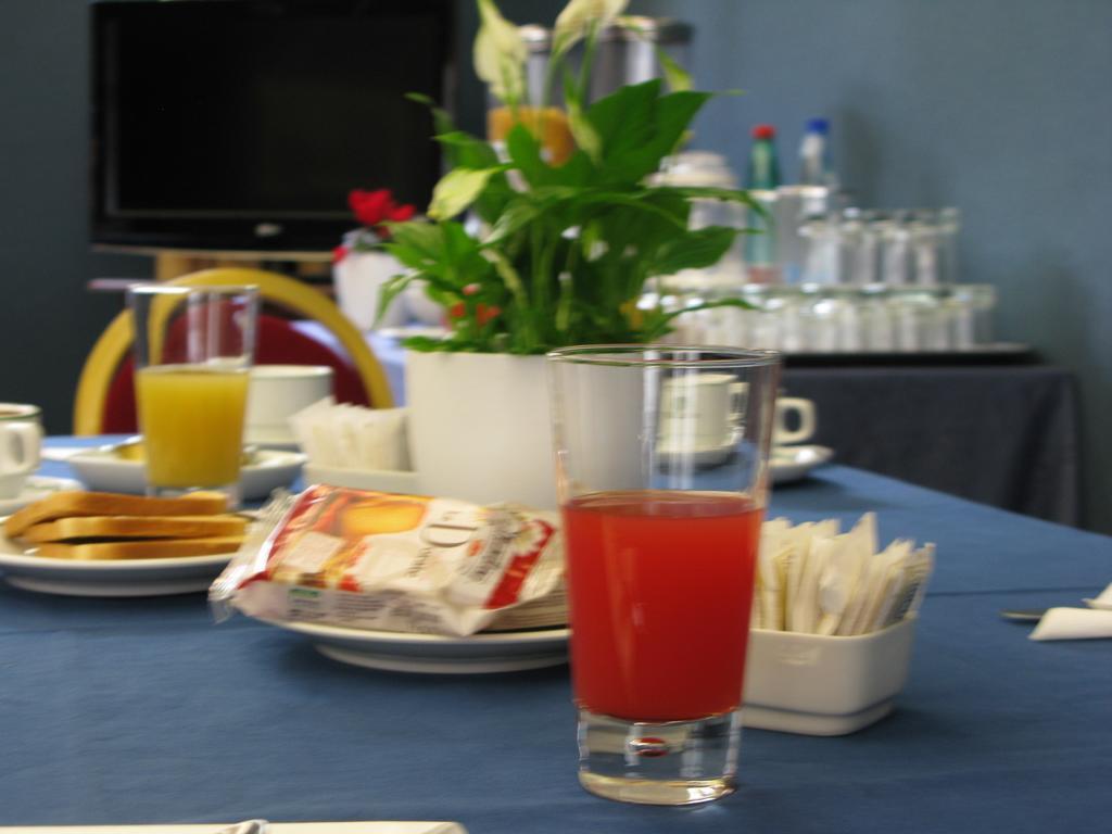 York Hotel Rome Bagian luar foto