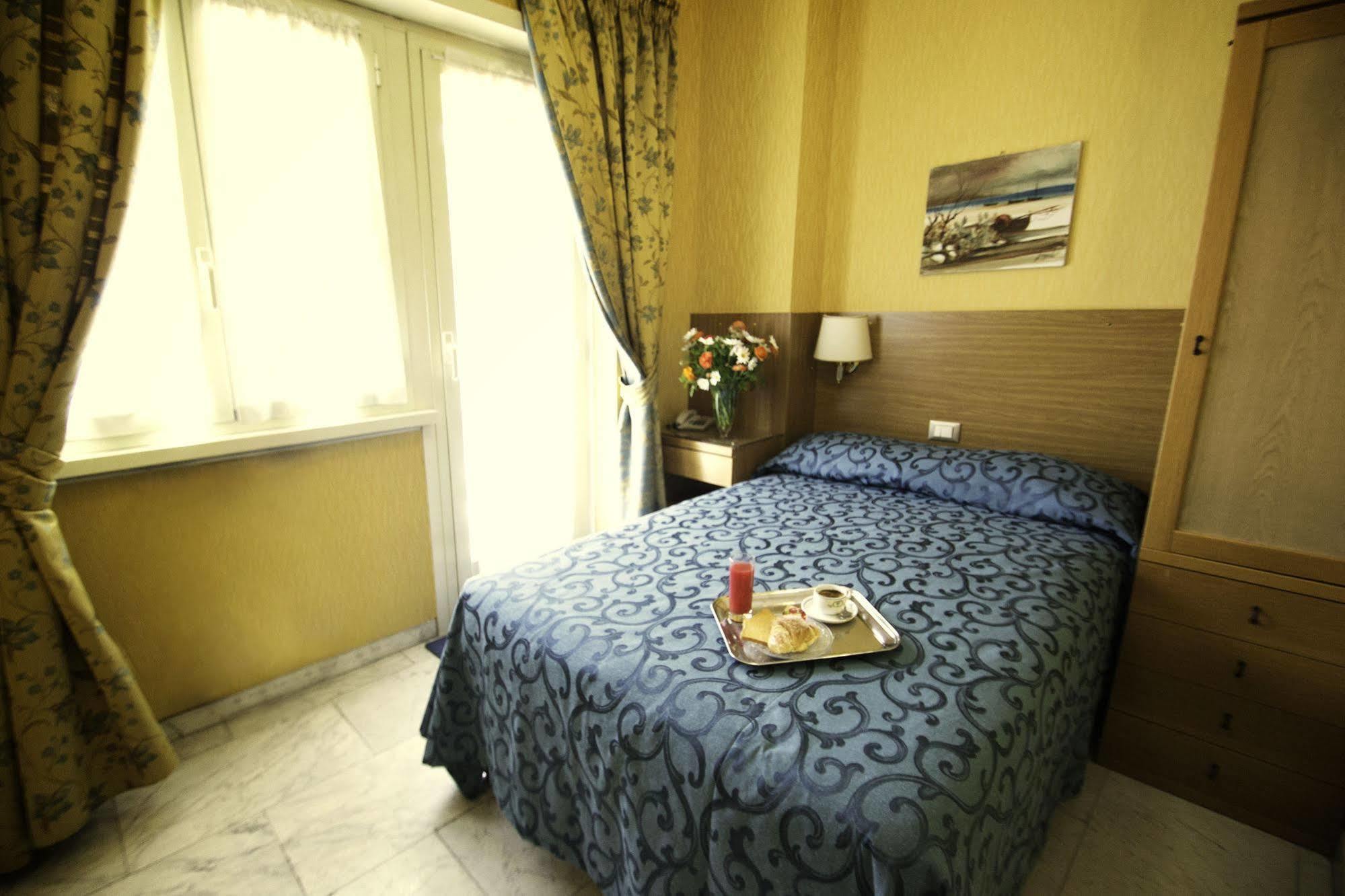 York Hotel Rome Bagian luar foto