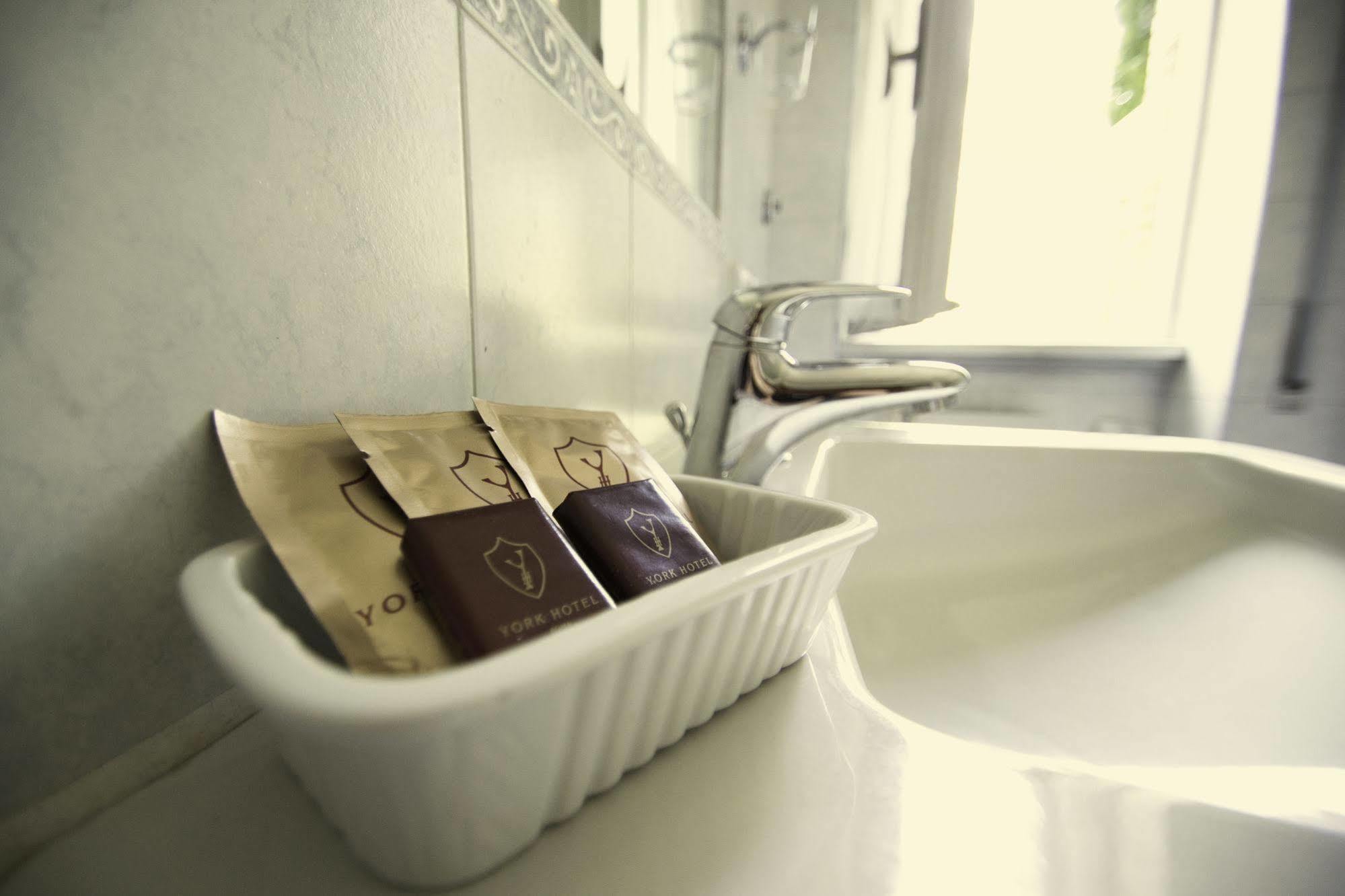 York Hotel Rome Bagian luar foto