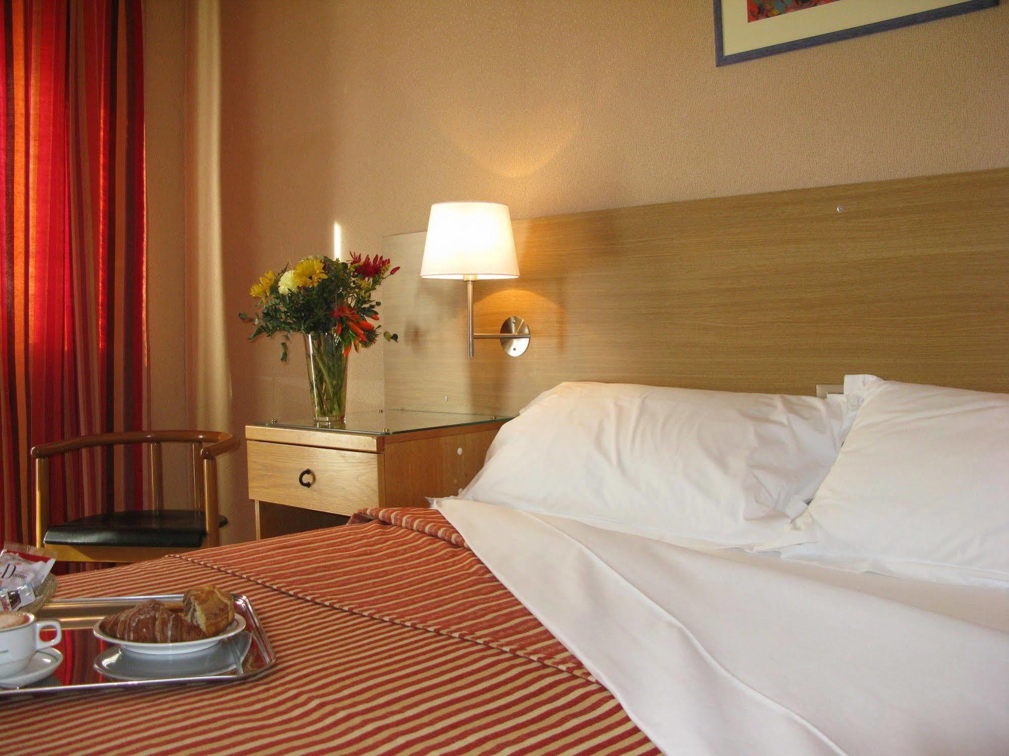 York Hotel Rome Bagian luar foto