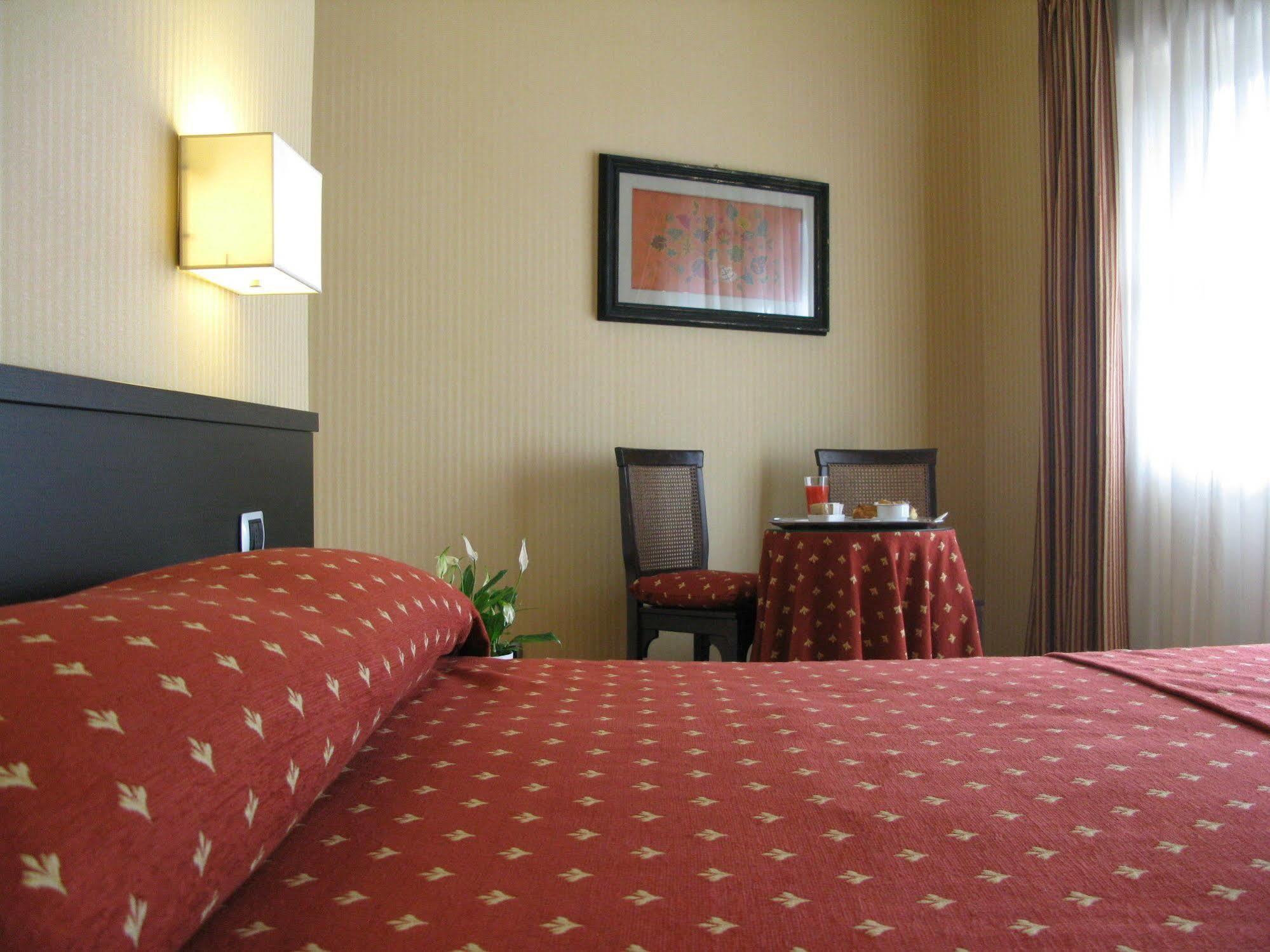 York Hotel Rome Bagian luar foto