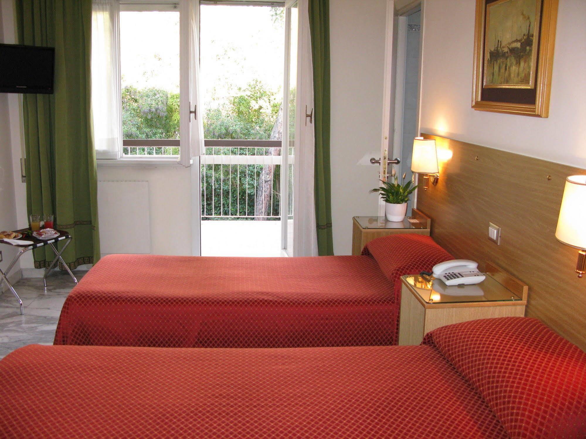 York Hotel Rome Bagian luar foto