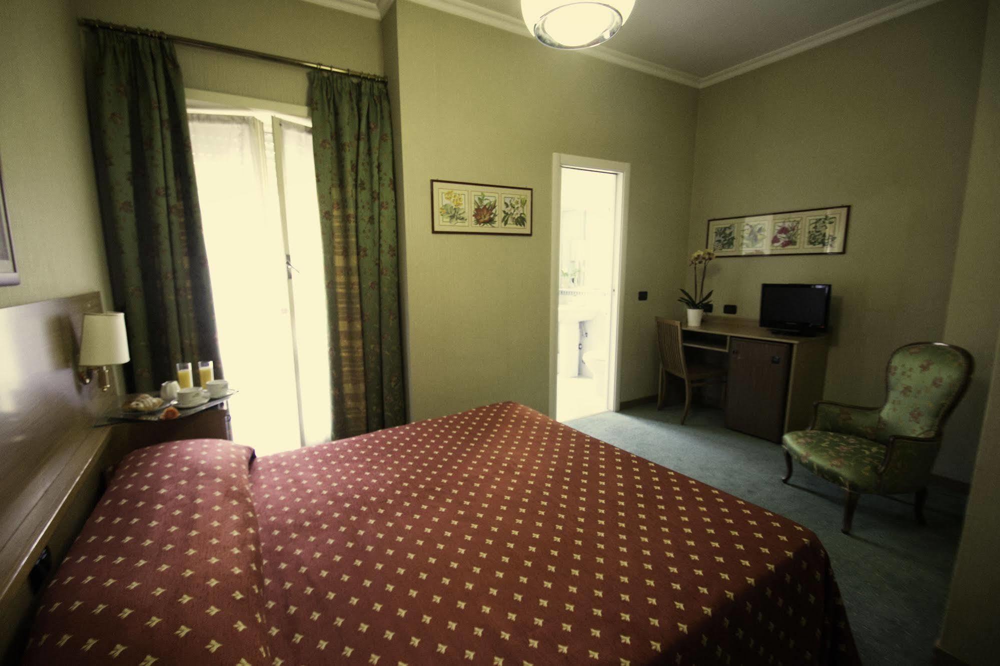 York Hotel Rome Bagian luar foto